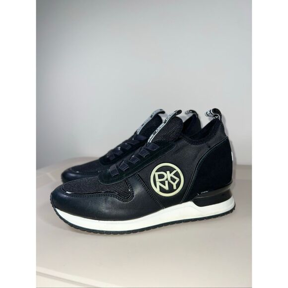 DKNY sneakers size 8.5 - Picture 6 of 9